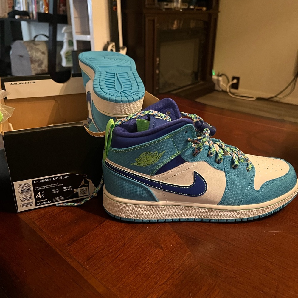 Brand new Air Jordan’s Mid1 SE size 4.5 youth